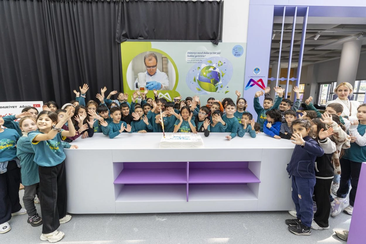 Mersin'deki Mercan Bilim Merkezi 200 Bin Ziyaretçi Sınırını Aştı