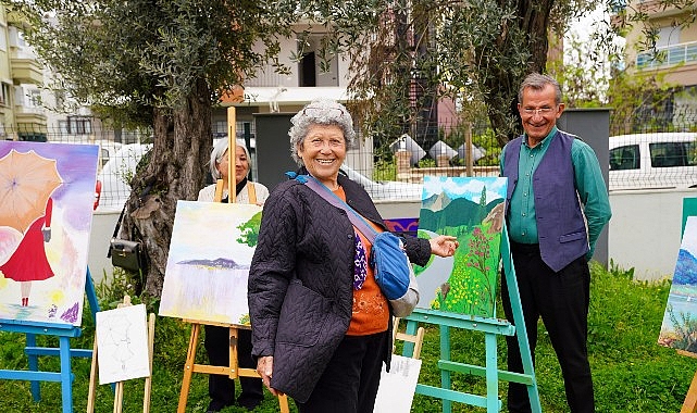 Seferihisar'da 12 Haftalık Resim Atölyesi 12 Eserle Sergiye Dönüştü