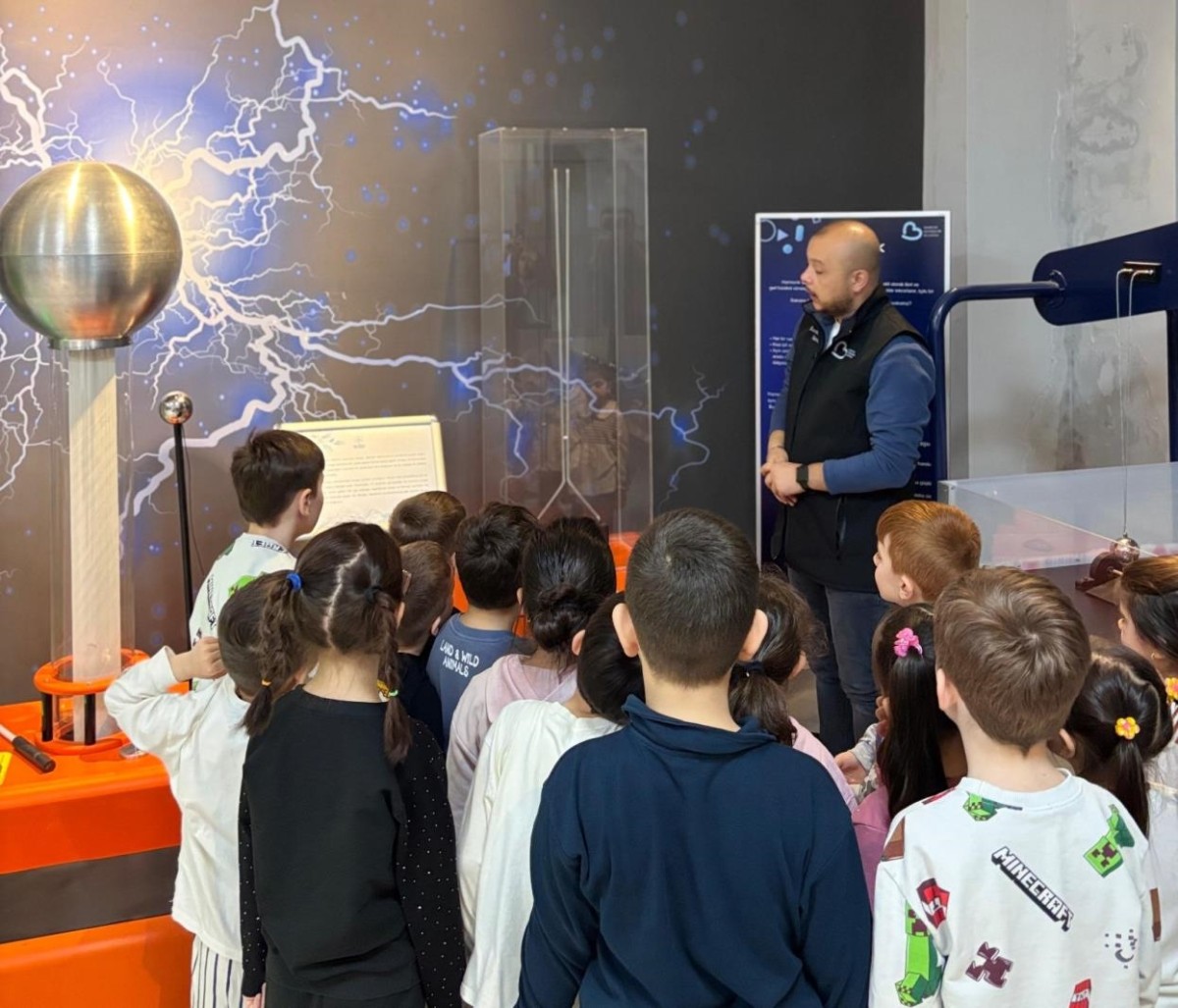 Balıkesir'de Minikler Çevre Bilinci Kazandı: Sakarya İlkokulu Bilim Merkezi'nde