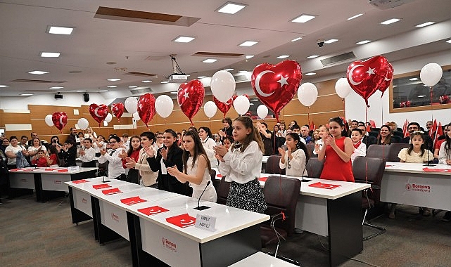 Bornova'da Çocuk Meclisi 23 Nisan'da Toplandı: 'Söz Çocuklarda' Sloganıyla