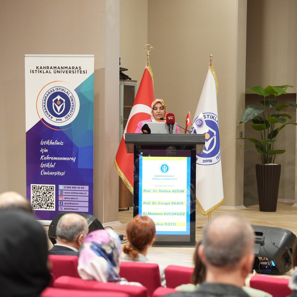 Kahramanmaraş'ta Otizm Konferansı: 4 Uzman 100'lerce Katılımcıyı Bilgilendirdi