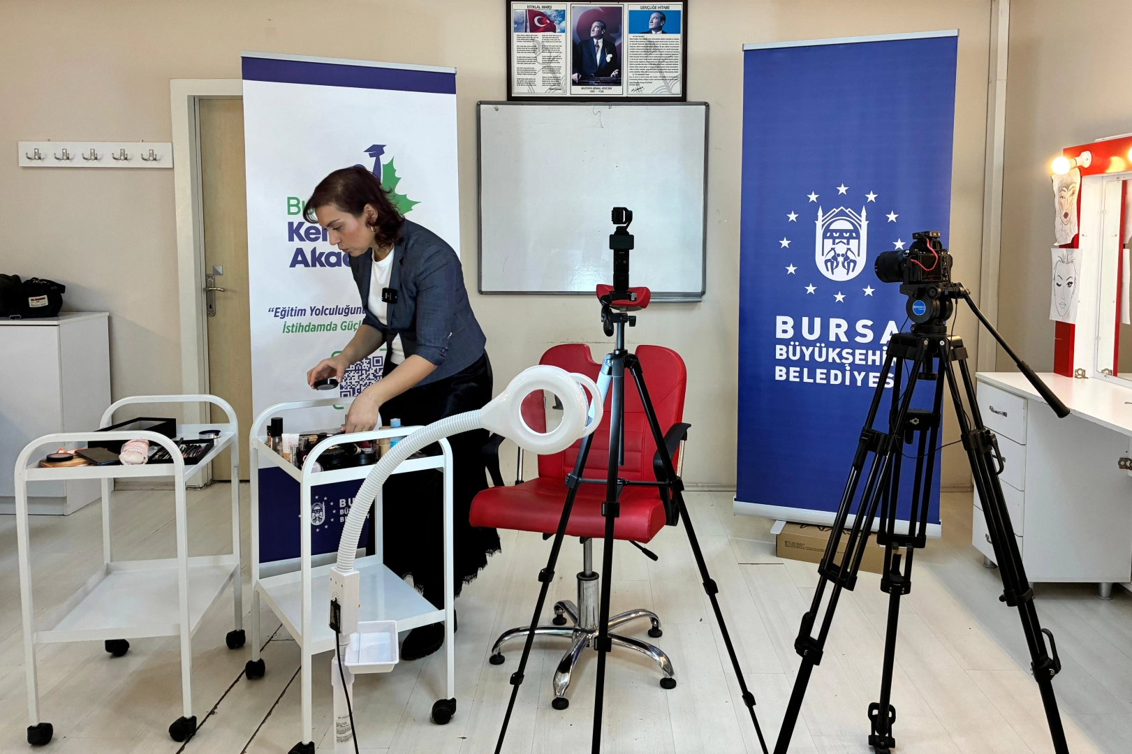 Bursa Kent Akademisi Dijital Eğitimde: 100'lerce Kurs Tek Tık Uzakta