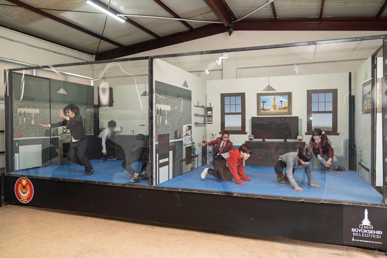 İzmir'de Sanal Gerçeklikle Deprem Eğitimi: 7 Büyüklüğünde Simülasyon