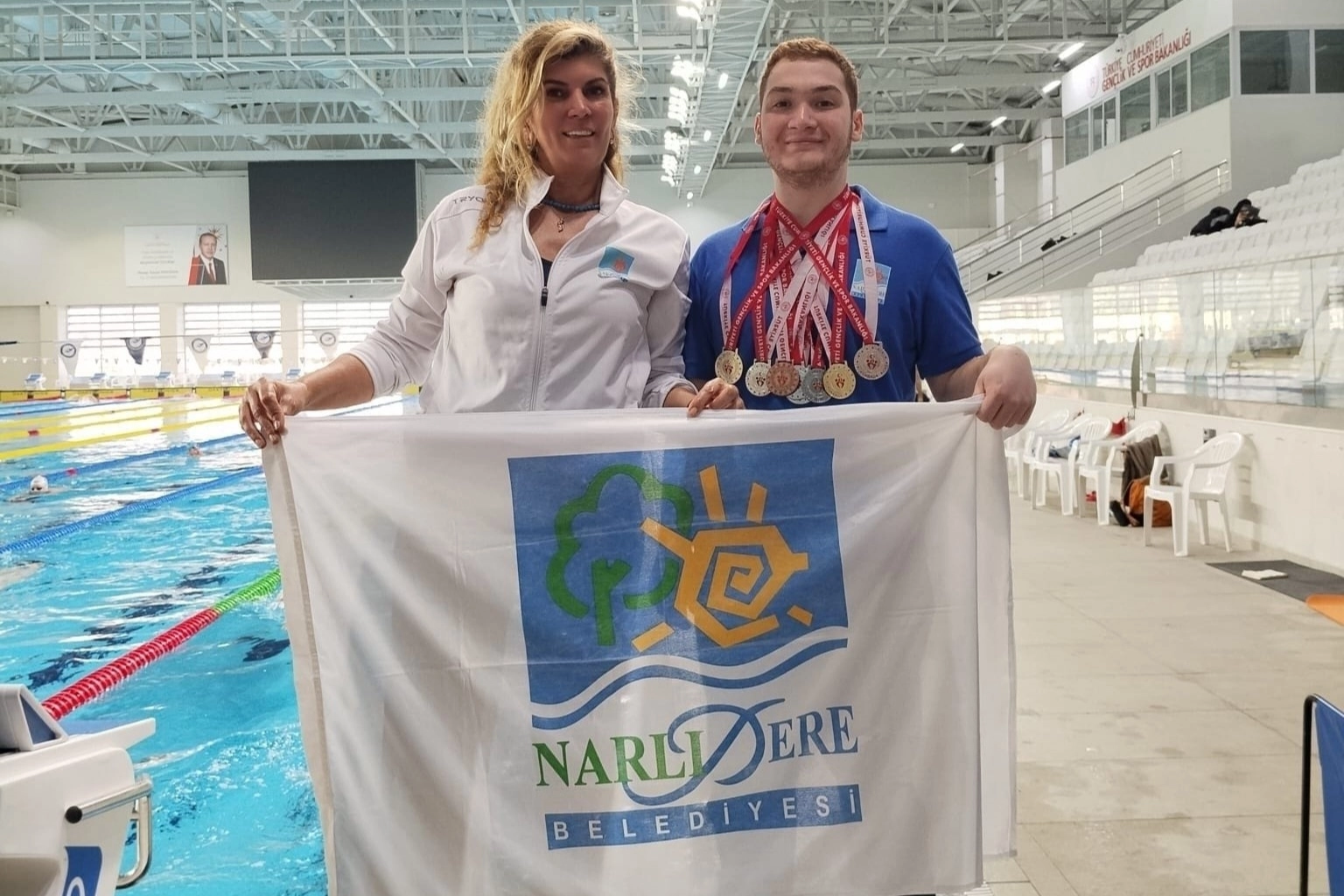 Sarp Börekçi, İzmir Yüzme Şampiyonası'nda 8 Madalya Kazandı