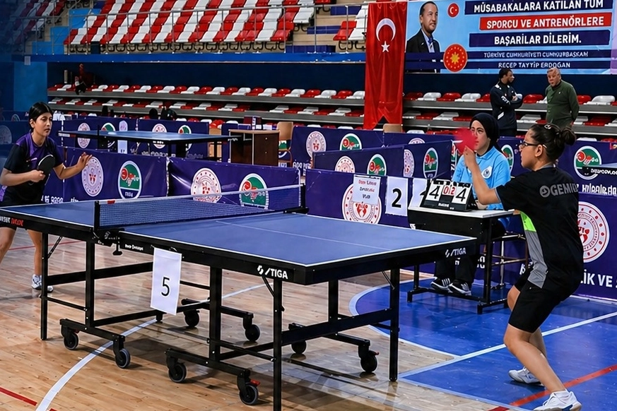 Ağrı'da Minik Raketler Savaşı: 8 İlden Sporcular Masa Tenisinde Kıyasıya Yarıştı