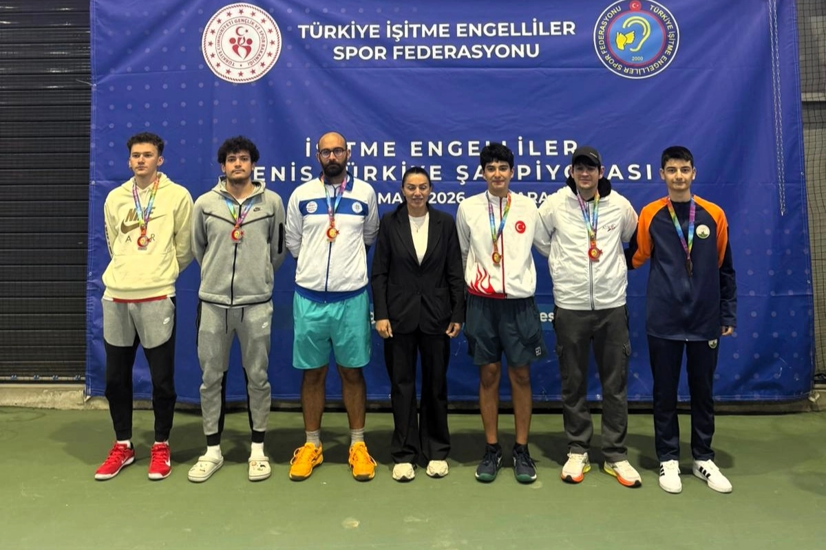 Osmangazili Sporcular İşitme Engelliler Badminton Şampiyonası'nda 3 Madalya Kazandı