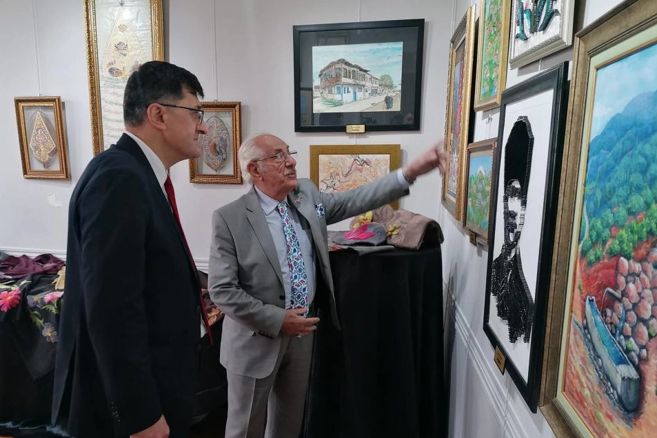 Başkan Kahveci, Çanakkale'deki Kütahya Sergisi'ni Ziyaret Etti