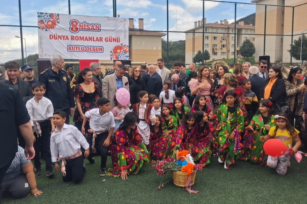 Keşan'da 8 Nisan Dünya Romanlar Günü Renkli Etkinliklerle Kutlandı