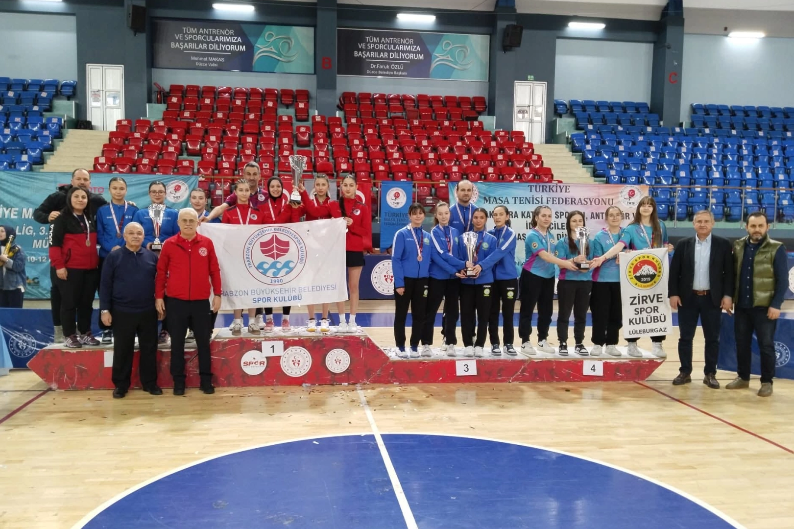 Trabzon Kadın Masa Tenisi Takımı 1. Lig'e Yükseldi: Düzce'de Şampiyonluk