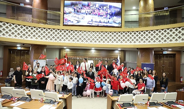 23 Nisan'da Antalya'da Çocuk Meclisi: Minikler Koltuklara Oturdu, Fidan Dikti