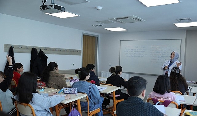 Bağcılar'da Eğitim Seferberliği: 9. Bilgi Evi Açıldı, 25 Bin Öğrenciye Ulaşıldı