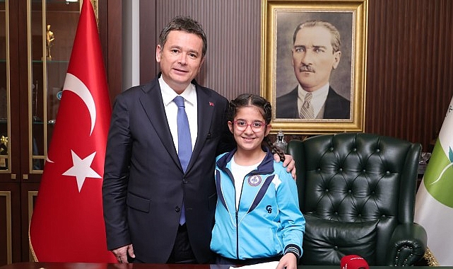 Osmangazi'de 23 Nisan'da Makam Koltuğu Çocuklara Devredildi