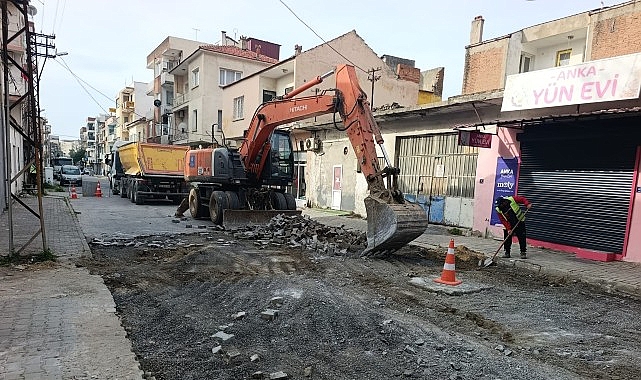 Aydın'da 17 İlçede Eş Zamanlı Ulaşım Hamlesi: Çerçioğlu'nun Yol Seferberliği