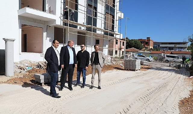 Başkan Çiçek Sahada: 4 Mahallede Vatandaşla Buluştu, Talepleri Not Aldı
