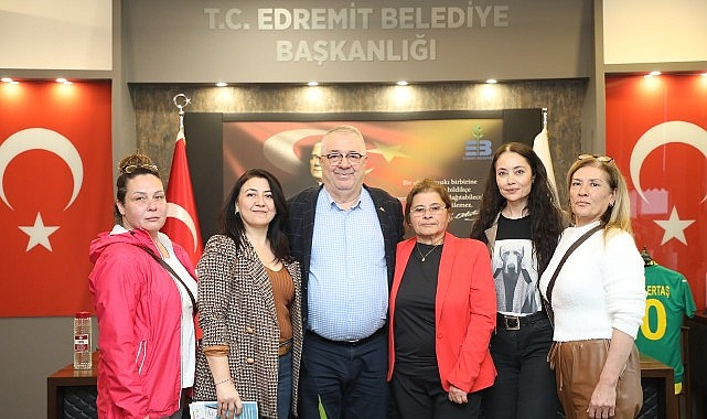 Edremit'te Hayvan Barınağı Krizi: Başkan Ertaş Hayvanseverlerle Buluştu