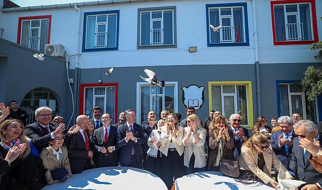 Bakırköy Belediye Başkanı Ovalıoğlu Paskalya'da Kiliseleri Ziyaret Etti