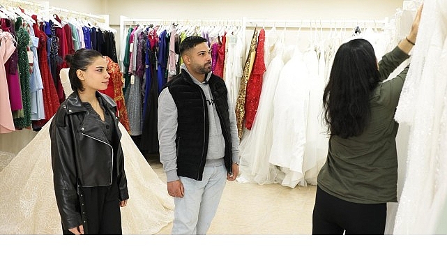 Bayraklı'da Evlilik Hazırlığına Ücretsiz Gelinlik ve Damatlık Desteği