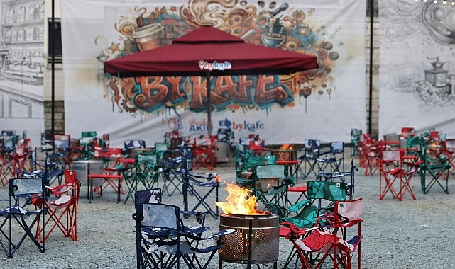 Bayrampaşa'da By Kafe Açıldı: İbrahim Akın Gençleri Ateş Başı Sohbetine Çağırdı