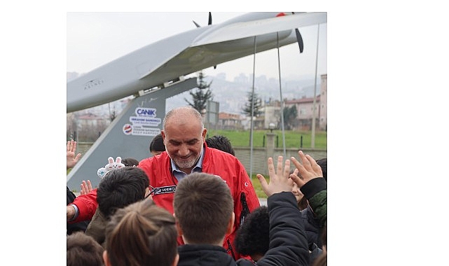 Sınavda İnsansı Robot Karşılama: Canik'te Öğrenciler CANİKMAN ile Buluştu