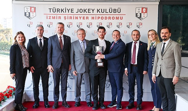 Buca Belediye Başkanlığı Koşusu'nda Önderbeyim Zafere Ulaştı