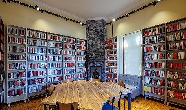 Buca'da 20.326 Eserli Cumhuriyet Kütüphanesi 8 Nisan'da Açılıyor