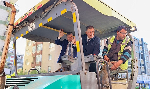 Buca'da 6 Ayda Kilometrelerce Yol Yenilenecek: Tugay ve Duman Sahada