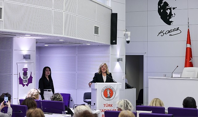 Buca'da Kadın Girişimcilerden İlham Veren Panel: Dayanışma Gücü Vurgulandı