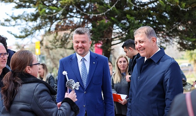 Buca'da Kadın Emeği Pazarı Açıldı: Üretici Kadınlar Ekonomiye Kazandırıldı