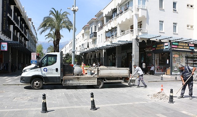 Antalya'da Kemer Liman Caddesi'nde Büyükşehir'den Güvenlik ve Estetik Dönüşümü