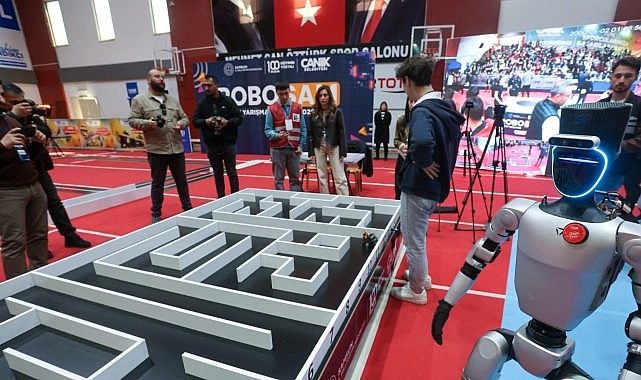 Canik'te 258 Robot Yarıştı: CANİKMAN Gençlerle Buluşturuldu