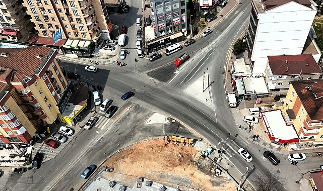 Çayırova'da Trafik Rahatlayacak: 750 Ton Asfalt ile Kavşak Düzenlemesi Sona Yaklaşıyor