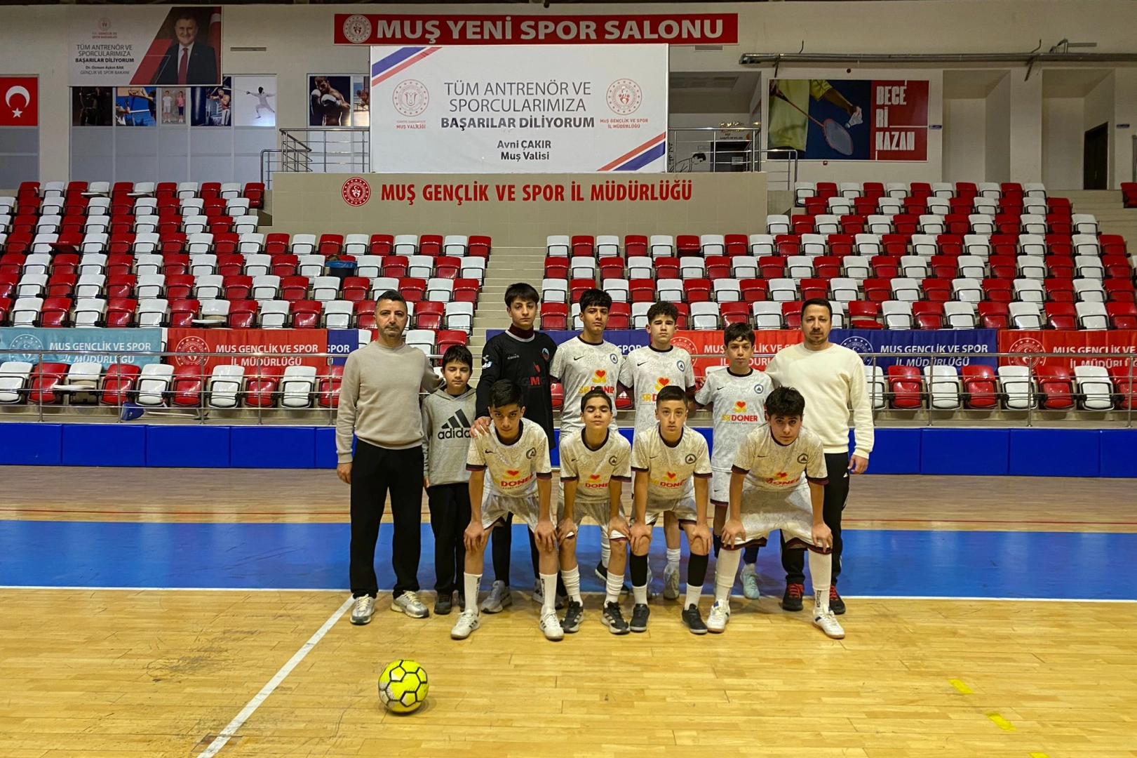 Mardin Kasımiye Ortaokulu Futsalda Bölge Şampiyonu: Elazığ Yarı Finalleri Hedefi