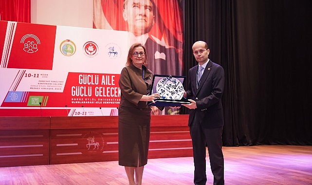 DEÜ'de Uluslararası Aile Sempozyumu Başladı: Doğurganlık Oranı 1,4'e Düştü