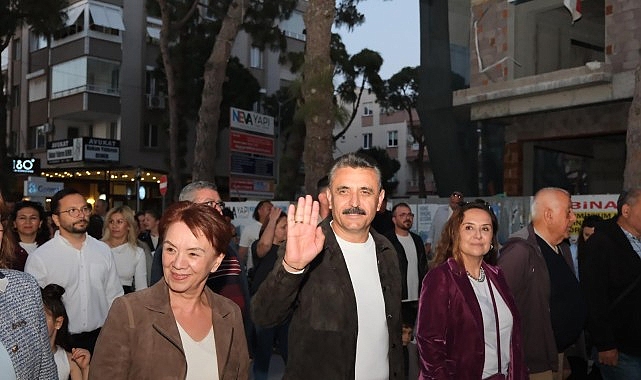 Dikili'de Dans Şöleni: Başkan Kırgöz'den Yeni Sanat Merkezi Müjdesi
