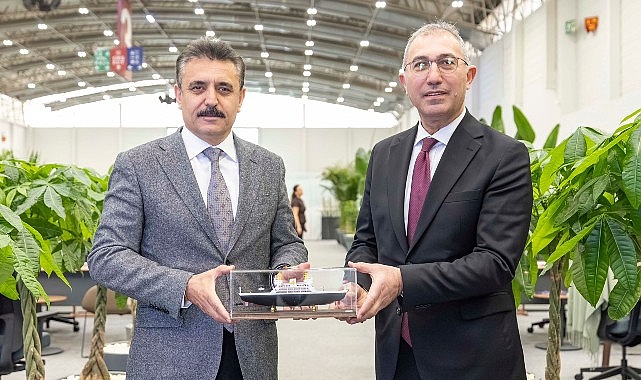 Dikili-Midilli Deniz Seferleri 1 Mayıs'ta Yeniden Başlıyor: Turizmde Canlanma Bekleniyor