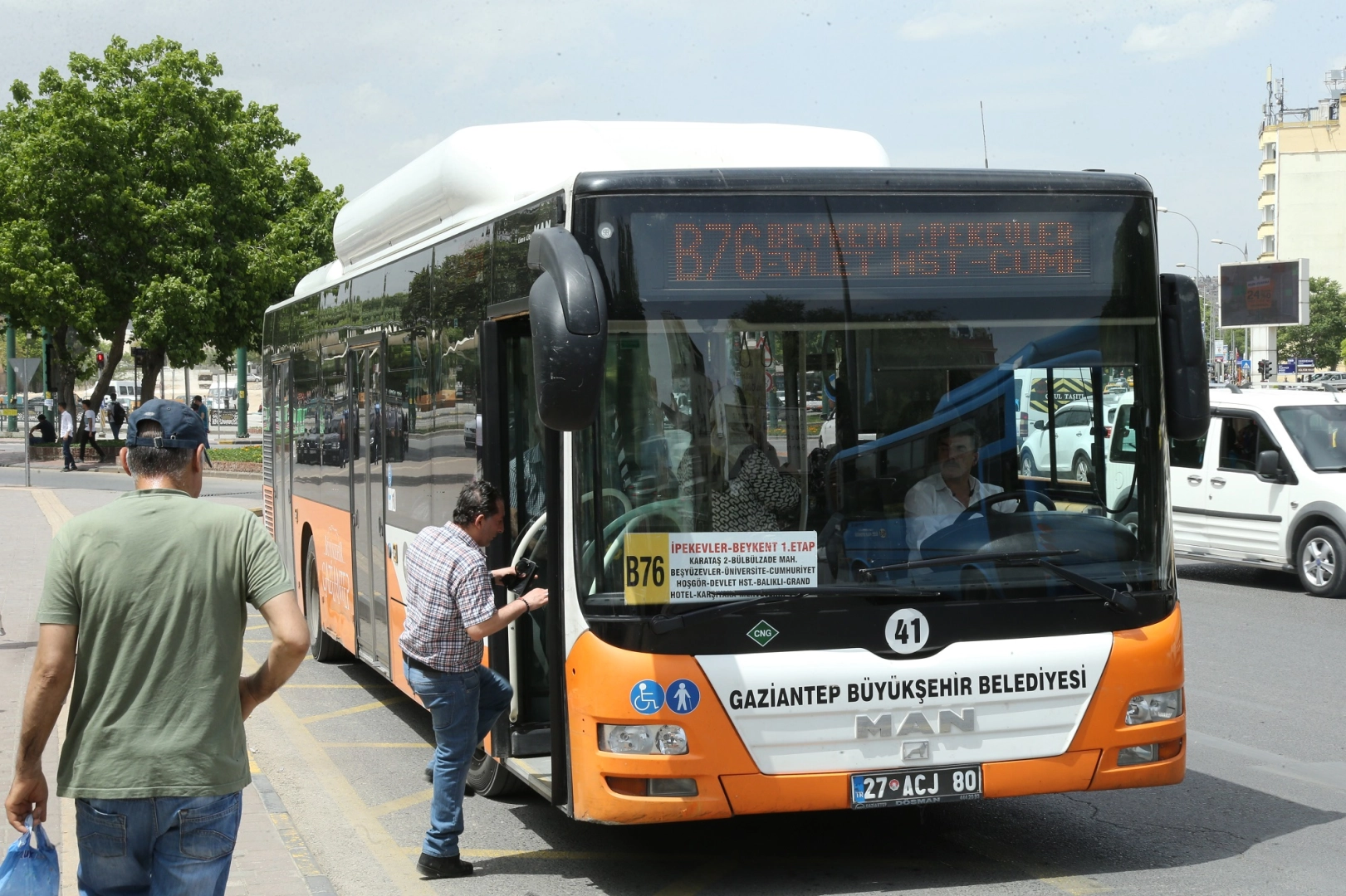 Gaziantep'te 23 Nisan'da Toplu Ulaşım Ücretsiz: Tramvay, Otobüs ve GAZİRAY