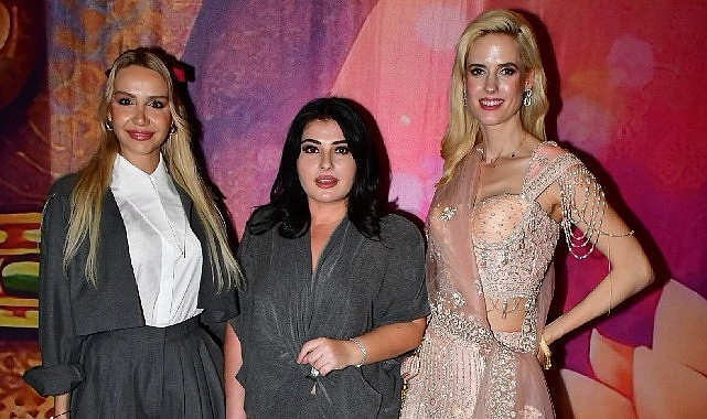 Ebru Torun, Raffles İstanbul'da Sanat ve Cemiyet Dünyasından Yoğun İlgi Gördü