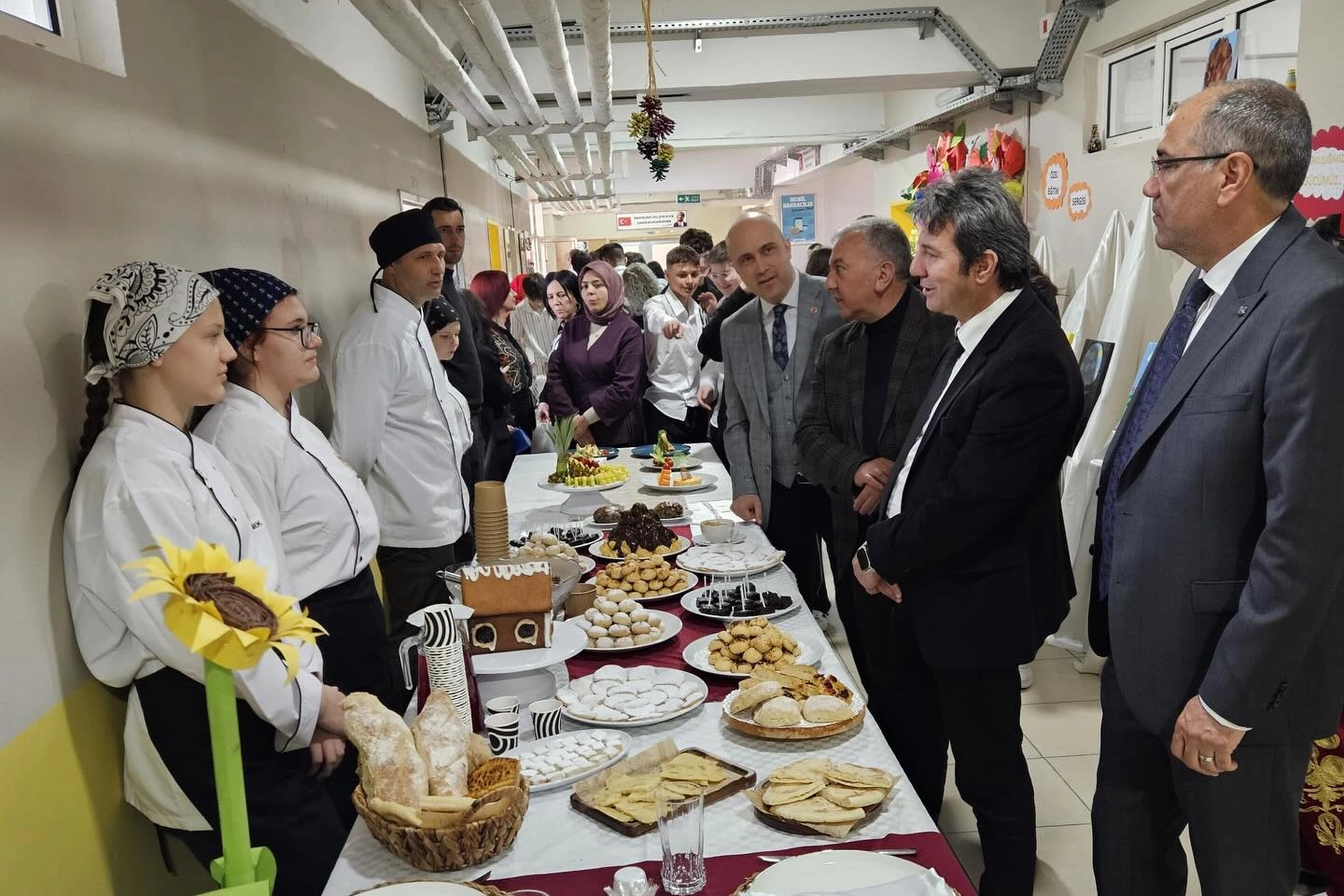 Keşan'da Turizm Haftası'nda Öğrenciler Mesleki Becerilerini Sergiledi