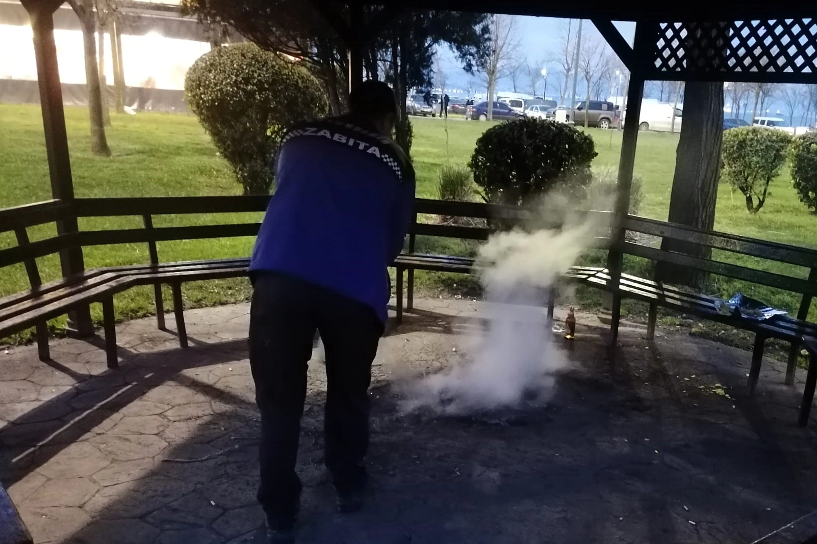 İzmit Balıkhan'da Çıkan Ateşe Zabıta Ekipleri Anında Müdahale Etti