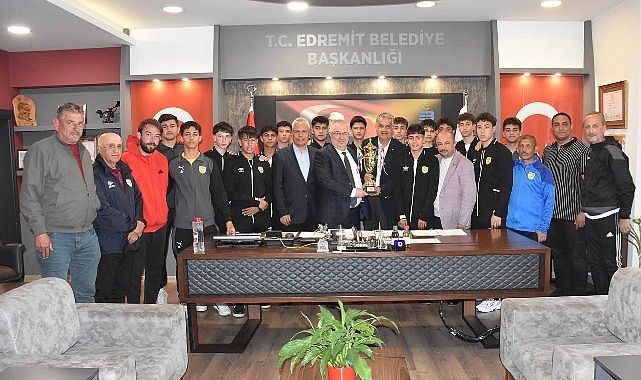 Edremitspor U-15 Takımı Balıkesir Şampiyonu: Türkiye Yolu Açıldı