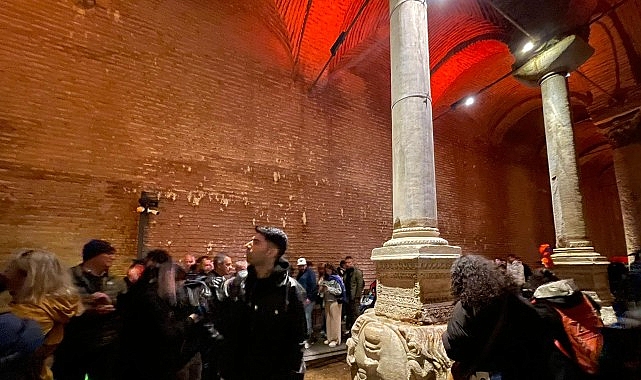 Yerebatan Sarnıcı'nda 1 TL Kararı: İlk 5 Saatte 5 Bin Yerli Ziyaretçi Akını