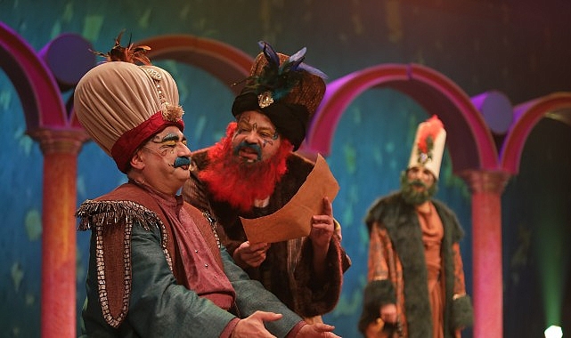 İBB Şehir Tiyatroları'nda 15-18 Nisan'da 14 Oyun Seyirciyle Buluşuyor