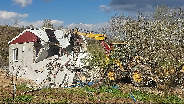 İnegöl'de 3 Yılda 142 Kaçak Yapı Yıkıldı: 2025'te Rekor 95 Yıkım