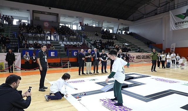 İnegöl'de 5 Kategoride Robot Yarışması: Genç Mucitler Ödülleri Topladı