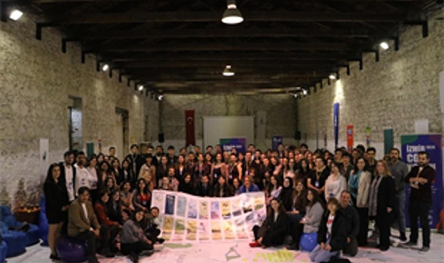 İzmir'den COP31'e Gençlik Manifestosu: 2 Günde Ortak Metin Hazırlandı