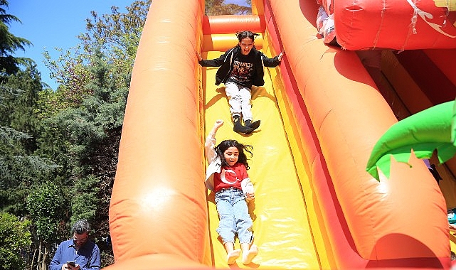 Kadıköy'de 23 Nisan Şenliği: Dört Parkta Yüzlerce Etkinlik Çocukları Bekliyor