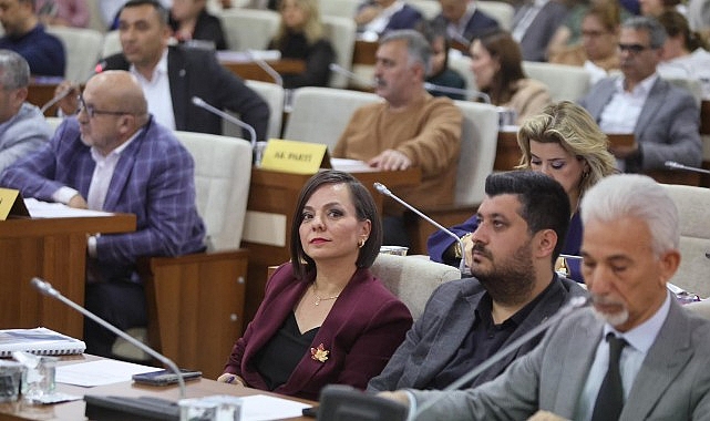 Karabağlar'da 2025 Faaliyet Raporu Onaylandı: Bütçe Açığı ,8'e Düştü