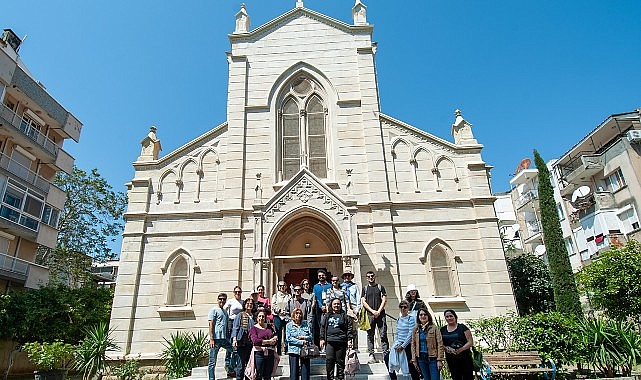 Karşıyaka'da ücretsiz kültür turları başladı: 30 durak 15 kilometre