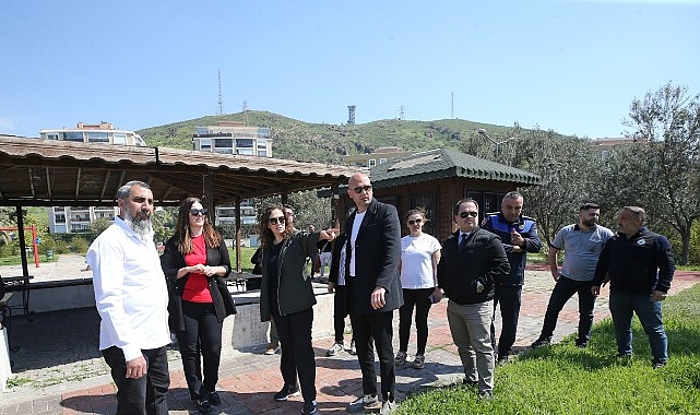 Karşıyaka'da 11 Park Modernleşiyor: Başkan Ünsal Çalışmaları Denetledi