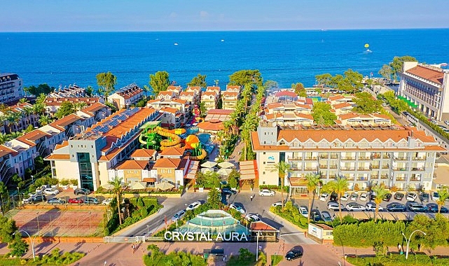 Kemer'de Crystal Aura Aqua Collection Çevre Ödülü Aldı: 2025'te Sıfır Atık Başarısı